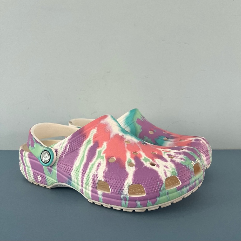 Crocs Classic Tie-Dye Graphic Slip On Kids Clogs